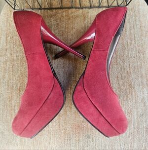 EUC..Mossimo Elegant Red Suede Women's Heels Size 7